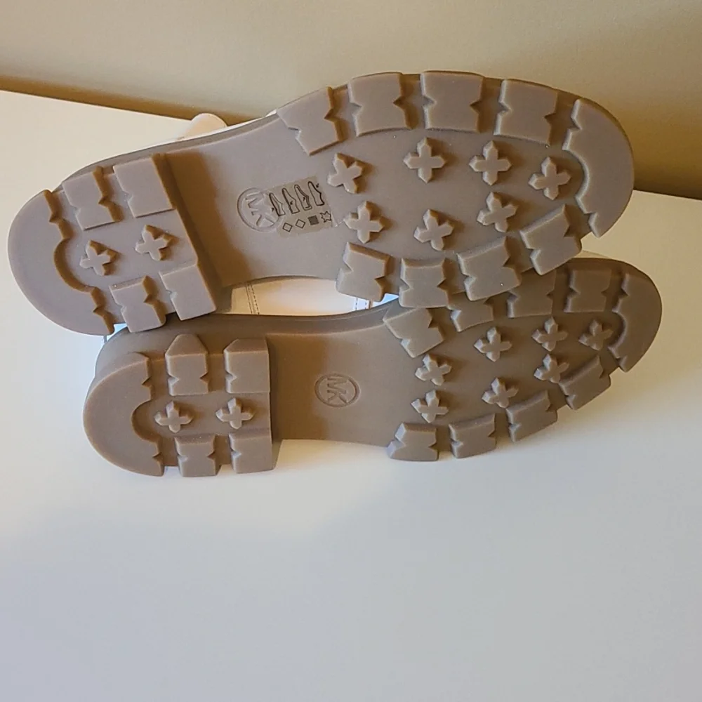 Michael Kors Leather Chain Boots 9 - Picture 5 of 7